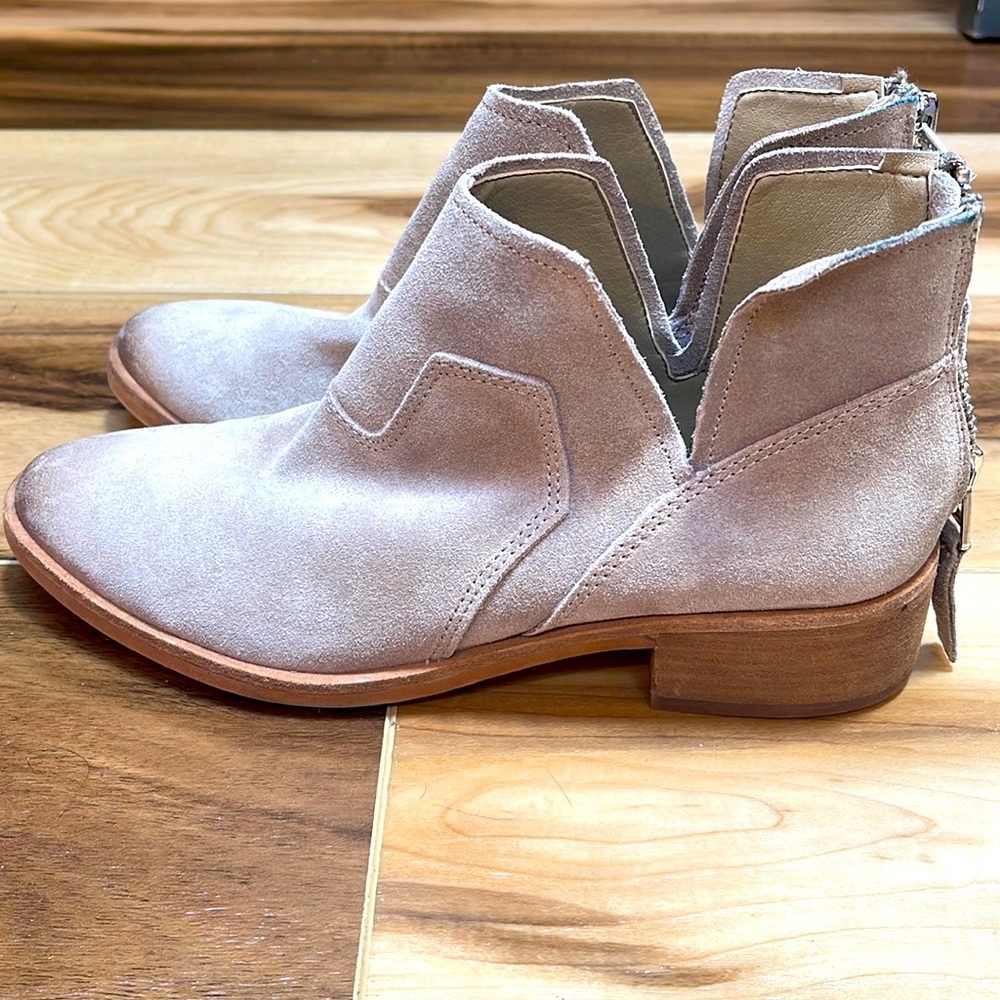 Dolce Vita booties